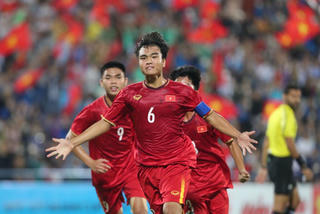 U17 Việt Nam: Cầu thủ gốc Việt thử sức, mơ vé dự World Cup