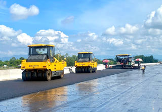 Đội nắng thắng mưa thi công cao tốc Hoài Nhơn - Quy Nhơn