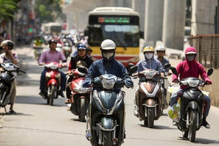 Dự báo thời tiết hôm nay (3/5): Bắc Bộ tăng nhiệt, Nam Bộ mưa dông rải rác