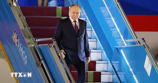 Tổng thống Vladimir Putin bắt đầu chuyến thăm cấp Nhà nước tới Việt Nam