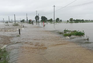 Thừa Thiên - Huế: Mưa lớn, thuỷ điện tăng lưu lượng điều tiết nước, nhiều trường cho học sinh nghỉ học