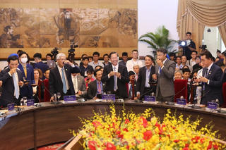 Lấy người dân, doanh nghiệp làm trung tâm chuyển đổi theo hướng phát triển xanh