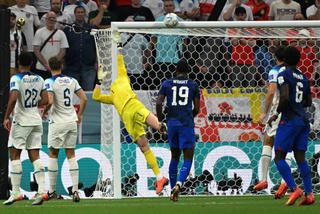 Hòa 0-0, Anh có 4 điểm sau 2 trận, trong khi Mỹ mới có 2 điểm