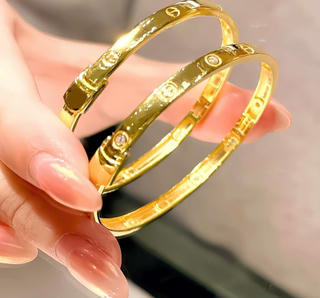 Giá vàng trên đà giảm, chuyên gia khuyên nhà đầu tư  nên sớm chốt lời