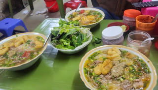 Chặt chém, xin lỗi và kinh doanh văn minh