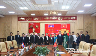 Hội đàm về công tác Mặt trận giữa tỉnh Quảng Ngãi và tỉnh Sekong