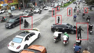 Khởi tố vụ vệ sĩ 'mở đường' cho đoàn xe cưới