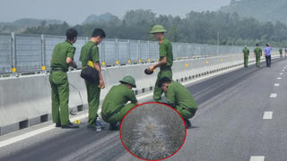 Lấy mẫu giám định vụ cao tốc Nghi Sơn – Diễn Châu nghi bị đổ hóa chất