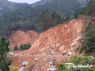 Quảng Ninh: Đường hơn 400 tỷ vừa làm xong đã sạt lở, vì sao?