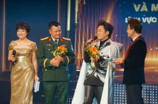 Tùng Dương được vinh danh là “Ca sĩ nổi bật năm 2024”