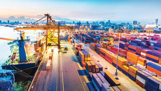 Tìm cách “hạ nhiệt” chi phí logistics