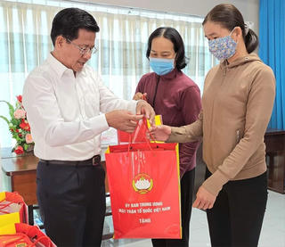 Mặt trận Bà Rịa-Vũng Tàu chúc tết người nghèo huyện Xuyên Mộc