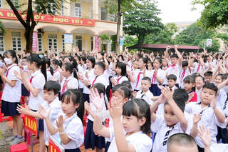 Hàng triệu học sinh cả nước bước vào năm học mới 2025-2026