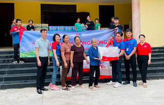 Siêu thị tham gia hỗ trợ người dân vùng lũ