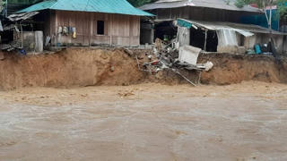 Thanh Hóa: Di dời hàng trăm hộ dân khỏi vùng nguy hiểm
