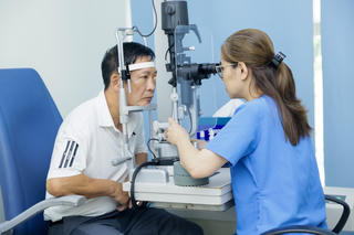 Cảnh giác với bệnh viêm kết mạc sau mưa lũ