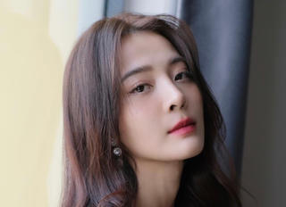 Diễn viên Karen Nguyễn tiết lộ hành trình làm mẹ bỉm 'dở khóc dở cười'