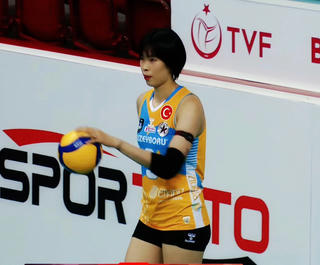 Sự khắc nghiệt của bóng chuyền chuyên nghiệp