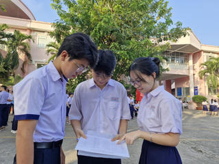 Thí sinh TP Hồ Chí Minh vui mừng vì đề Ngữ văn 'dễ ăn điểm'