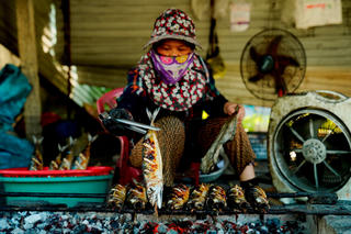 Cực nhọc nghề ‘ôm lò than’