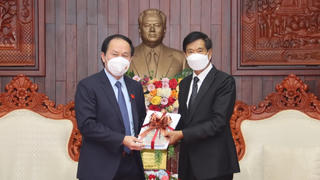 Đường biên giới thắm tình hữu nghị