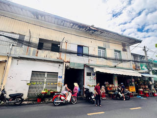 Sống thấp thỏm trong những chung cư cũ