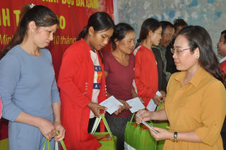 Quảng Bình tích cực vận động ủng hộ Quỹ ‘Vì người nghèo’