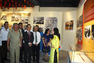 Trưng bày 150 tài liệu, hiện vật chủ đề “Non sông liền một dải”