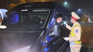 Tăng cường xử lý người uống rượu bia lái xe dịp nghỉ lễ