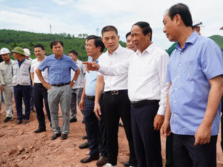 Cao tốc 7.700 tỷ đồng Cam Lộ - La Sơn thông xe kỹ thuật vào tháng 11/2022