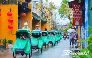 Nhịp sống Hội An mùa mưa lũ