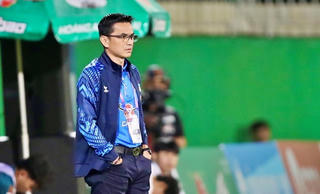 Tương lai nào cho HLV Kiatisuk?