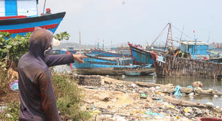 Cảng cá Sa Huỳnh bị ô nhiễm
