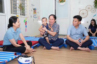 Bí thư, Chủ tịch TP Hải Phòng thăm, động viên nhân dân tại các điểm tạm lánh