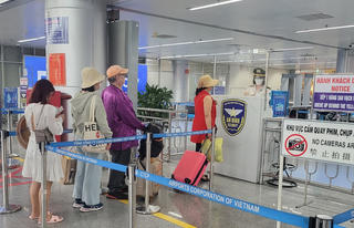  'Lỗ hổng' an toàn hàng không: Kỳ 1 - Hãng khai thác vận chuyển hành khách thiếu giấy tờ tùy thân