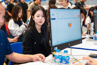 Đại học tung chính sách ‘khủng’ hỗ trợ tân sinh viên