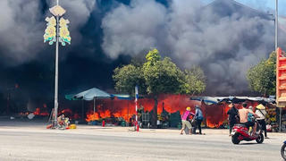 Huế: Chợ An Lỗ cháy