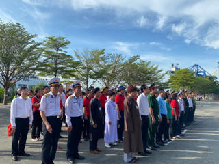 Lãnh đạo TP HCM dâng hương tưởng niệm liệt sĩ Đoàn tàu không số