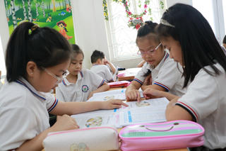 Hà Nội tăng hàng chục nghìn học sinh đầu cấp, trường lớp sẽ ra sao?