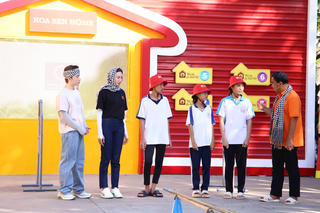 Hoa hậu Thùy Tiên xúc động trước hoàn cảnh của các em nhỏ mồ côi