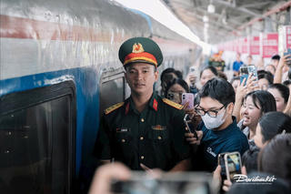 Nồng nhiệt chào đón các cán bộ, chiến sĩ hoàn thành nhiệm vụ A80 trở về miền Nam