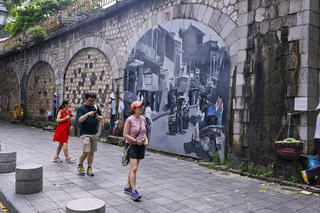 Ứng xử với không gian nghệ thuật công cộng: Không thể tùy tiện!