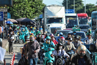 Cửa ngõ Hà Nội ùn tắc kéo dài trước kỳ nghỉ lễ Quốc khánh