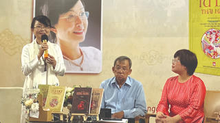 Tiểu thuyết lịch sử: Khó nhưng không bỏ