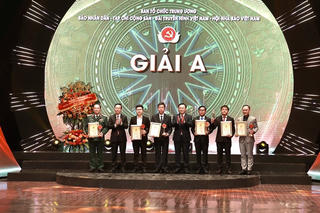 Toàn cảnh lễ trao Giải báo chí toàn quốc về xây dựng Đảng lần VII