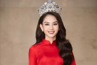 Hoa hậu Mai Phương bán vương miện làm từ thiện