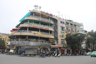 Hà Nội xem xét phá bỏ tòa nhà 'Hàm cá mập' bên hồ Hoàn Kiếm