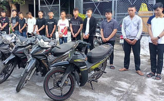 Mâu thuẫn mạng xã hội, 2 nhóm thanh niên dùng hung khí chém nhau