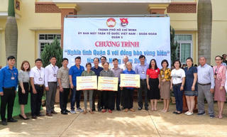 Chung tay xây dựng quê hương