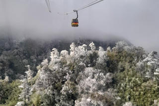 Đất liền rét đậm rét hại, trên biển sóng to gió lớn